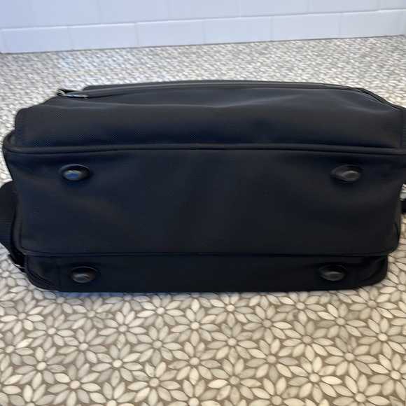 Unisex Tumi Alpha Ballistic Nylon 18" Boarding Tote in Black, OS- NWOT! - Picture 9 of 12